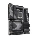 Gigabyte | X670 GAMING X AX 1.0 M/B | Processor family AMD | Processor socket AM5 | DDR5 DIMM | Memory slots 4 | Supported hard 